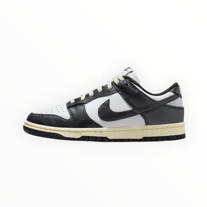 Nike Dunk Low - Vintage Panda